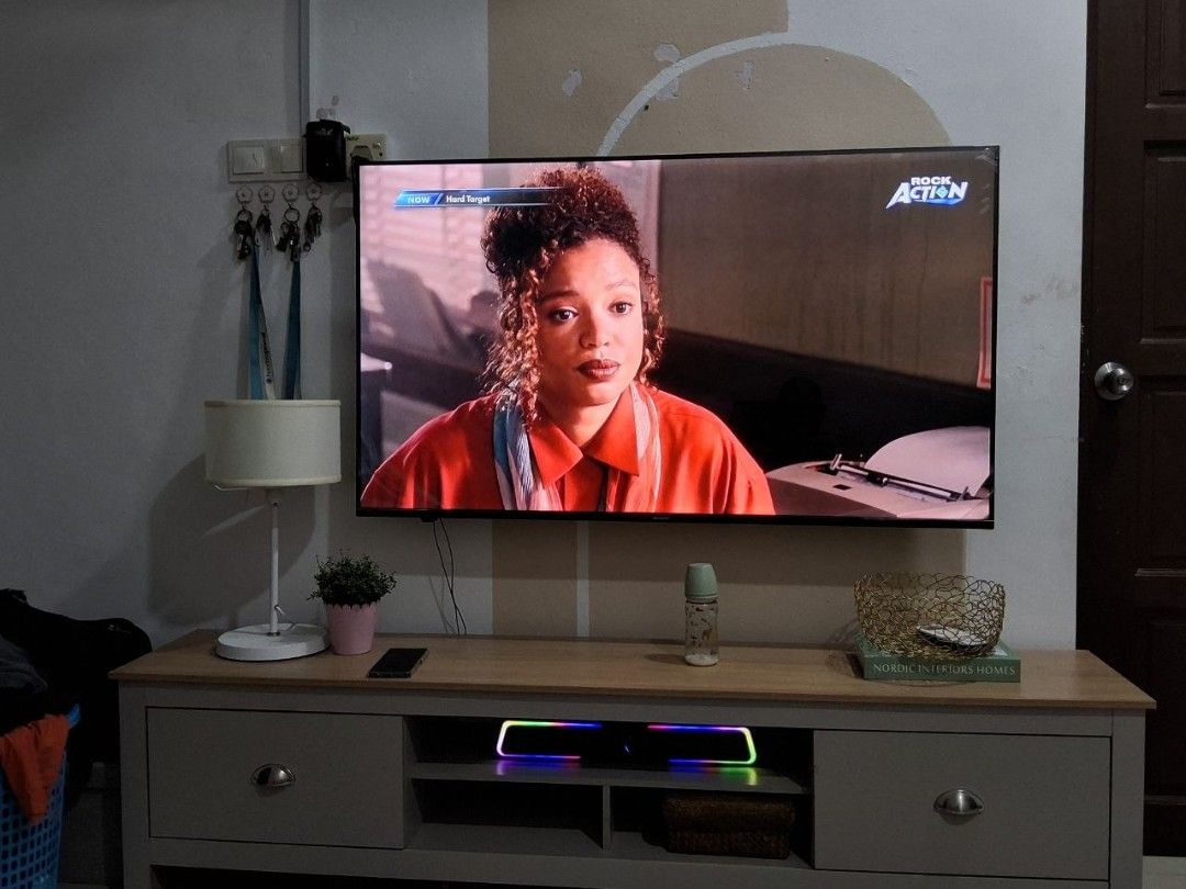 Sharp google tv (Category: TV) located in Kapar. Submitted by ivyzrn2221 (Listing ID 1433119731, Image 2). Description: Sharp UHD 4k Google Tv 55inch untuk dijual. Jarang guna, jual complete sekali dengan box. Harga termasuk soundbar. Cod Kapar. .