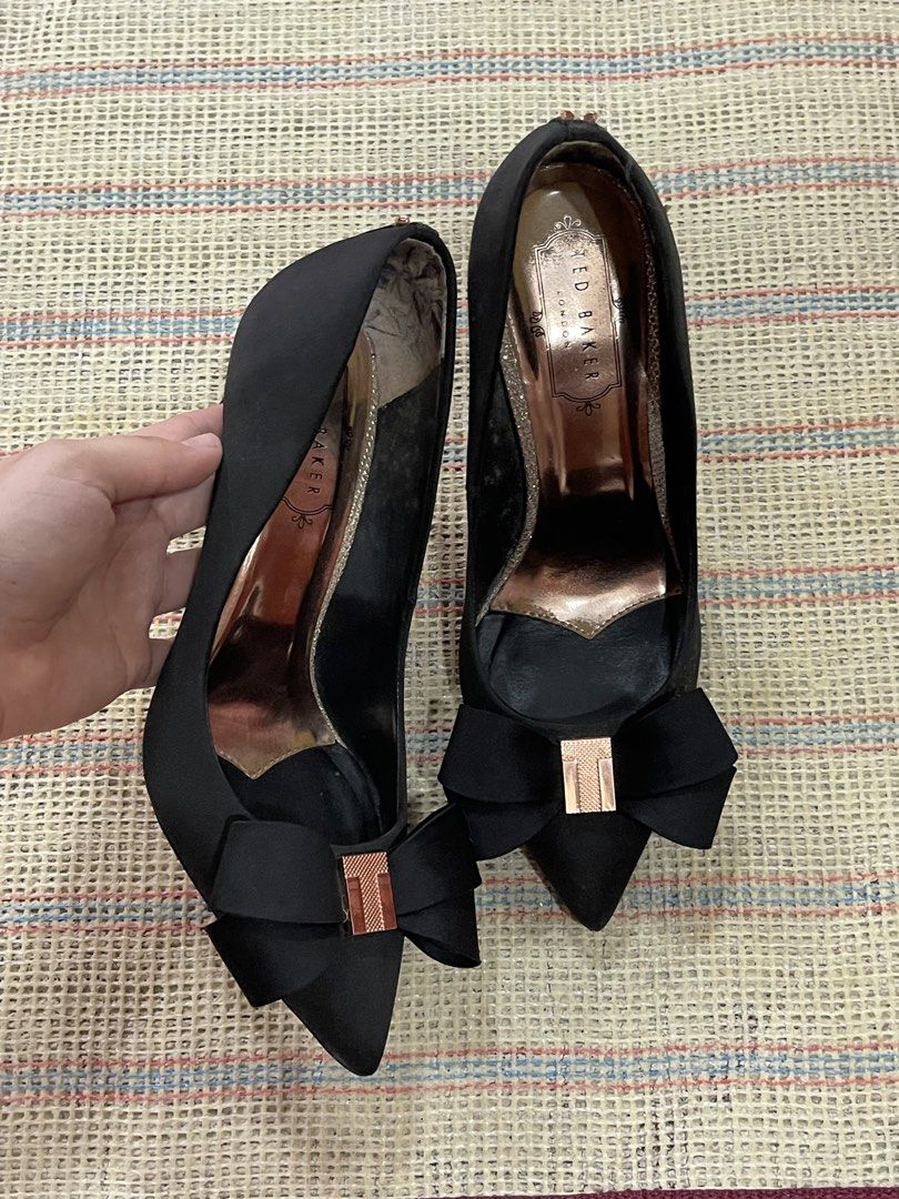 Ted Baker London Black Pointed Heels with Bow (Category: Heels) located in Baguio. Submitted by yourgirl.k.ri.s.sy (Listing ID 1433039282, Image 2). Description: Size 37.