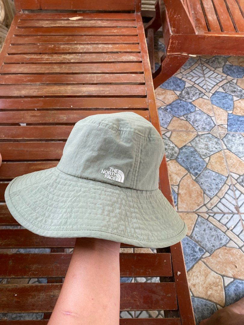 The North Face Bucket Hat(Authentic )Light Khaki 56*cm (Category: Caps & Hats) located in Tumauini. Submitted by johnethanc65877 (Listing ID 1433088347, Image 3). Description: .
