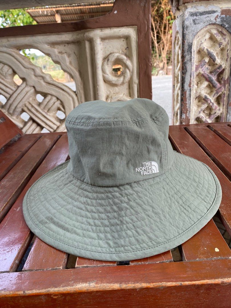 The North Face Bucket Hat(Authentic )Light Khaki 56*cm (Category: Caps & Hats) located in Tumauini. Submitted by johnethanc65877 (Listing ID 1433088347, Image 1). Description: .