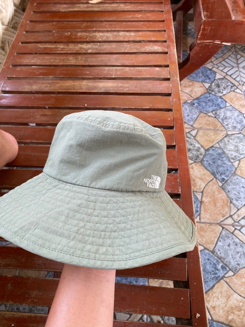 The North Face Bucket Hat(Authentic )Light Khaki 56*cm (Category: Caps & Hats) located in Tumauini. Submitted by johnethanc65877 (Listing ID 1433088347, Image 2). Description: .