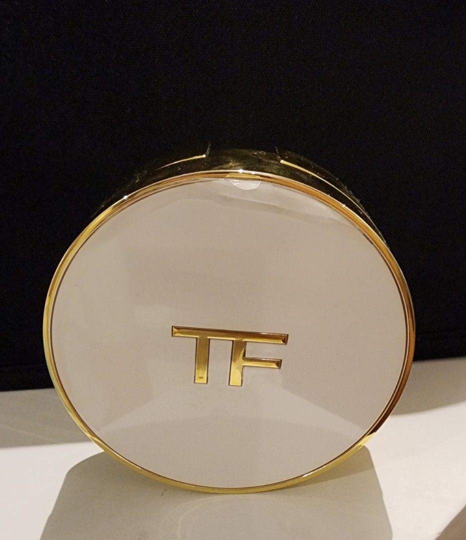 Tom Ford Cushion Case (Category: Makeup) located in Taytay. Submitted by sharyn_alaura.09178103291 (Listing ID 1433139607, Image 2). Description: Tom Ford Cushion Case.