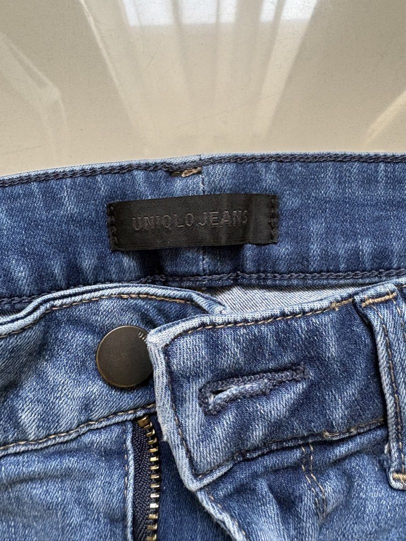 Uniqlo Jeans Ombre Wash (Category: Jeans) located in Quezon City. Submitted by issa1221 (Listing ID 1433097606, Image 2). Description: - Uniqlo jeans with ombre wash - Size 23 (58.5cm) - Material: 92% cotton, 6% polyester, 2% spandex - Button and zipper closure - Faded effect from the knees down.