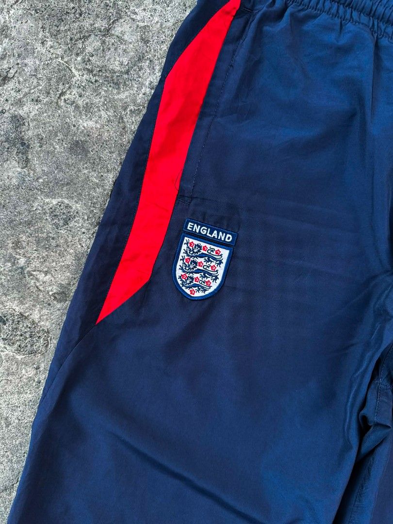 Vintage England Umbro Training Short (Category: Shorts) located in San Mateo. Submitted by oldgear (Listing ID 1433072988, Image 2). Description: Vintage England Umbro Training Short Size M Dimension Waist-34inch Length-27inch LO-11.5inch Excellent Condition Issue: No strings Dm+Details Gcash payment Payment first.