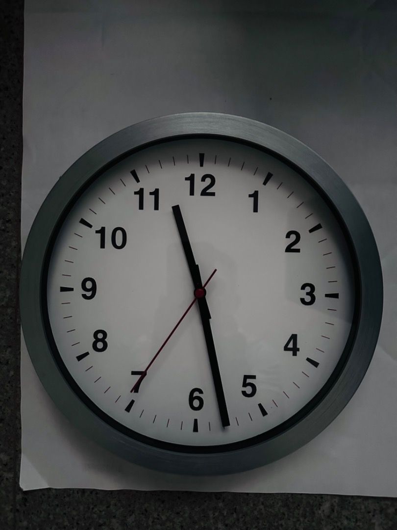 Wall Clock (Category: Clocks) located in Singapore. Submitted by c_w_p (Listing ID 1430807690, Image 1). Description: black numbers and hands. second hand is red. working condition. 27cm free shippin wkend hdb sk , Buangkok east, punggl , upp srangn cres , hg nth . randm free gifts. Ikea. Price will reduce till sold. Initial listing $3 now $1.35 Slight dust due to storage .
