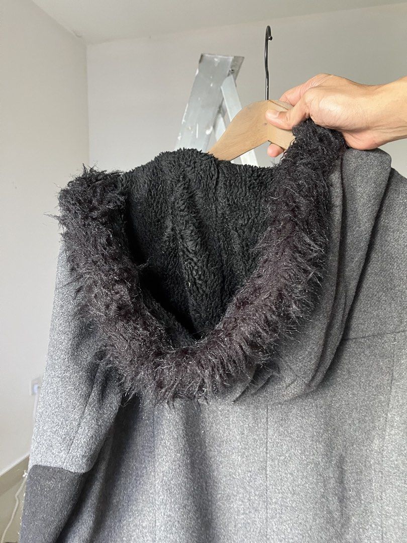 Zara Basic Fur Winter Jacket (Category: Coats, Jackets and Outerwear) located in Shah Alam. Submitted by infamousf (Listing ID 1433178101, Image 3). Description: Great condition Suitable for winter vacation .