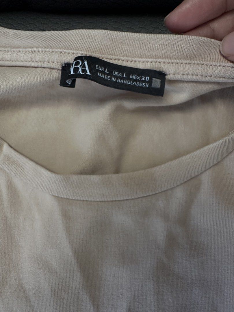 Zara cropped top /shirt (Category: Shirts) located in Iloilo. Submitted by letstradee (Listing ID 1433002023, Image 2). Description: Meron konti stain sa likod not sure if matanggal pag nawash.