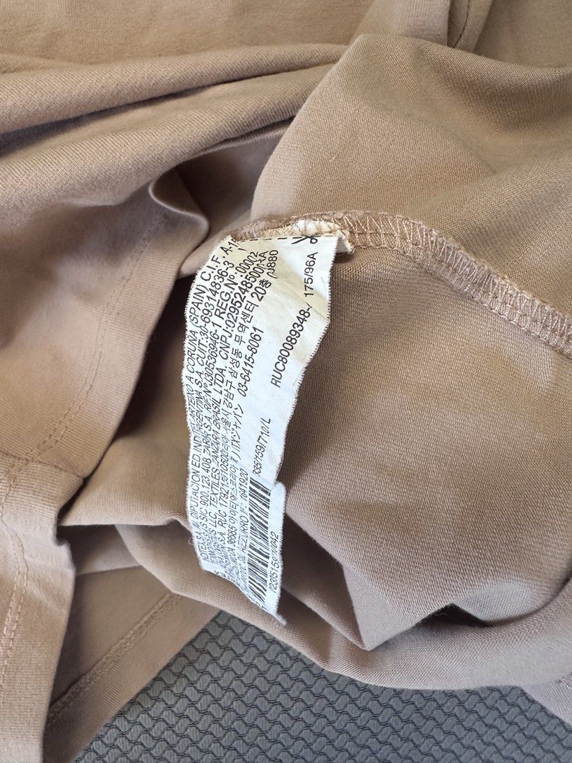Zara cropped top /shirt (Category: Shirts) located in Iloilo. Submitted by letstradee (Listing ID 1433002023, Image 3). Description: Meron konti stain sa likod not sure if matanggal pag nawash.