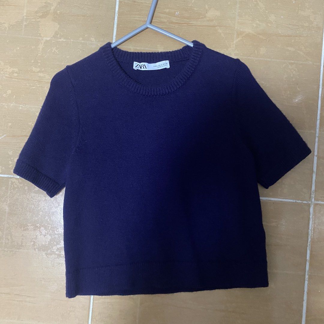 Zara Short Sleeve Sweater (Category: Blouses) located in Paranaque City. Submitted by ceerca (Listing ID 1433084777, Image 1). Description: - Zara short sleeve sweater - Deep navy blue color - Crew neck - Size S - Made in China - Versatile style.