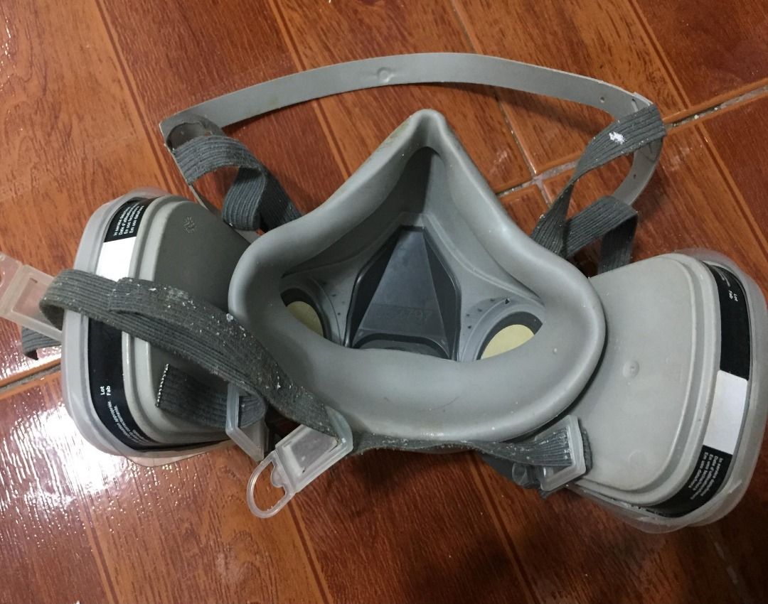 3M 6100 HALF FACE PIECE RESPIRATOR (Category: Face Masks & Face Shields) located in San Mateo. Submitted by averia. (Listing ID 1429721253, Image 2). Description: 3M 6100 HALF FACE PIECE RESPIRATOR Original Price Bought: around 2,500 Barely used.