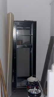 Black Cabinet439967182708418560