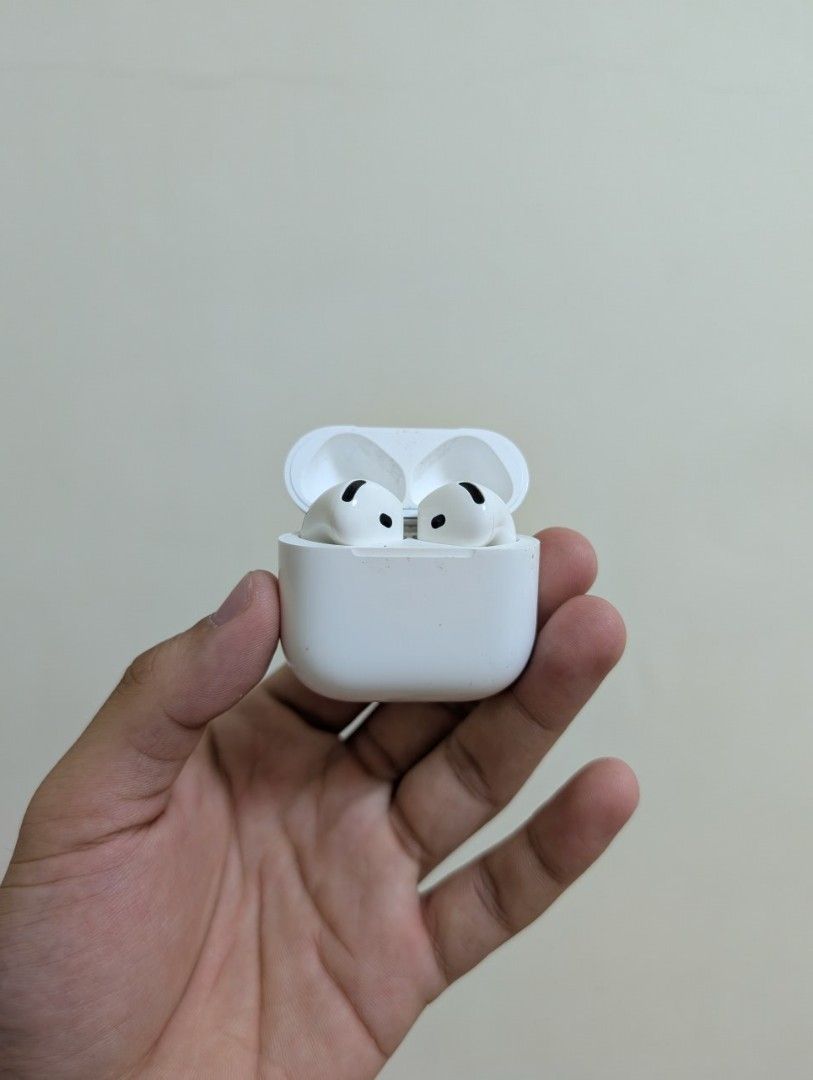 Apple AirPods 4 (Non-ANC) (Category: Earphones) located in Manila. Submitted by mistanevanice (Listing ID 1429722620, Image 2). Description: Under warranty until end of April Used with care not too often Legit .