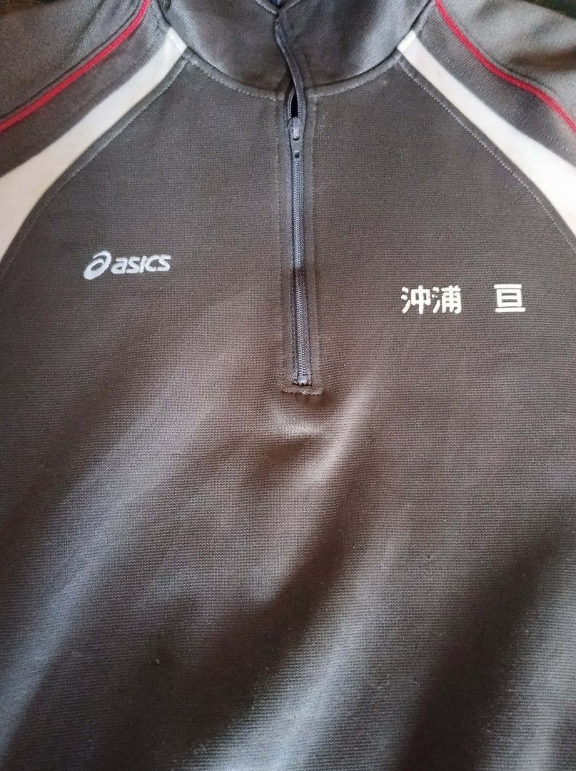 Asics Zip-Up Jacket (Category: Coats, Jackets and Outerwear) located in Agdangan. Submitted by facy38 (Listing ID 1429704132, Image 1). Description: Asics Quarter Zip Pre loved Rfs: Need Funds Small to Medium Fittings .