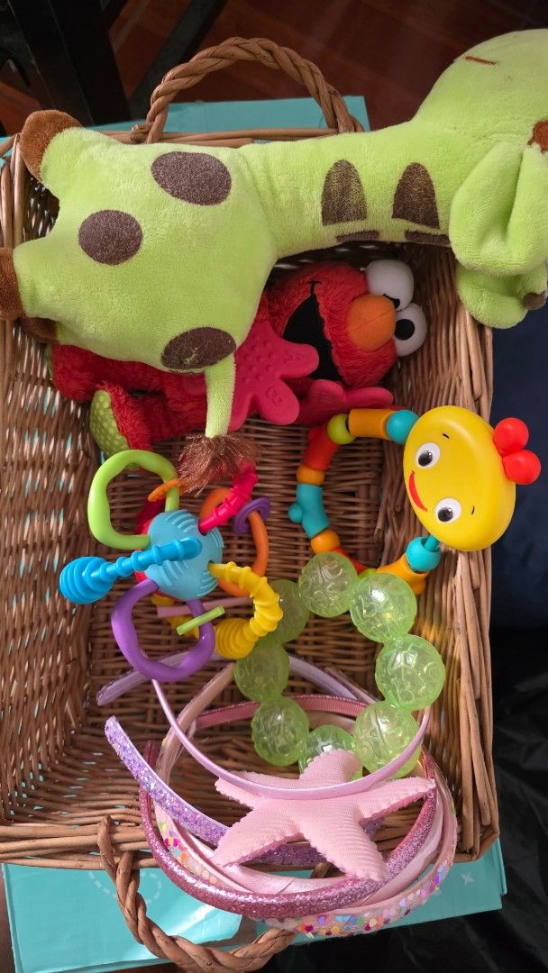 Assorted Toys Take All for 190 pesos (Category: Kids Toys) located in San Pedro. Submitted by gratefulmel (Listing ID 1429763751, Image 1). Description: Assorted Toys Take All for 190 pesos Still in good condition Location: San Pedro Laguna.