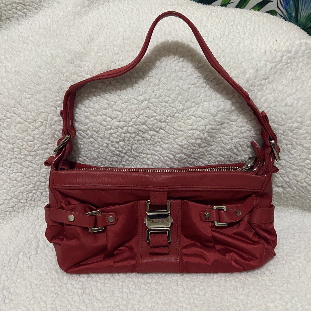 Authentic Furla Red Shoulder Bag (Category: Luxury Bags & Wallets) located in Marikina City. Submitted by jeliie (Listing ID 1429744428, Image 1). Description: original no issue with dustbag.