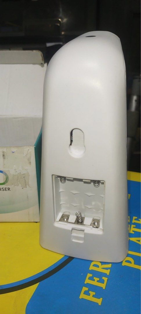 Auto Foaming Soap Dispenser (Category: Bath) located in Santo Tomas. Submitted by retrotastic (Listing ID 1429686409, Image 2). Description: Tested working, wala lang po takip battery port nya check pics.