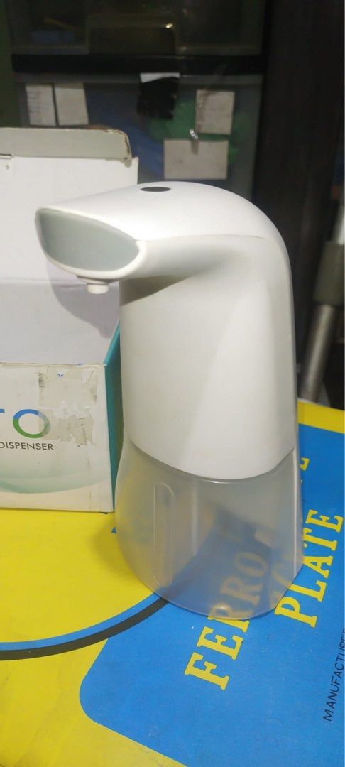 Auto Foaming Soap Dispenser (Category: Bath) located in Santo Tomas. Submitted by retrotastic (Listing ID 1429686409, Image 3). Description: Tested working, wala lang po takip battery port nya check pics.