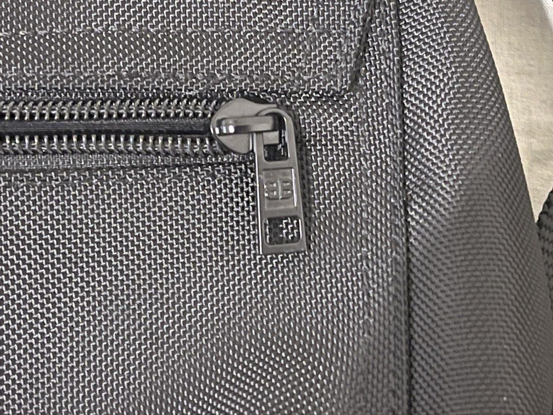 Balenciaga Black Messenger Bag (Category: Luxury Bags & Wallets) located in Quezon City. Submitted by preppy15 (Listing ID 1429803089, Image 3). Description: Still in good condition Looks new No hidden issues With dustbag Dimension : L8,8 x H7,2 x W3,5 inches.