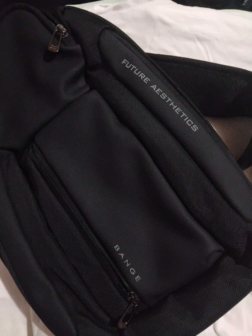 Bange 7566 Saddle Bag Men (Category: Luxury Bags & Wallets) located in Munoz. Submitted by ca_kutitap (Listing ID 1429796082, Image 1). Description: Second hand, almost new. Used few times.