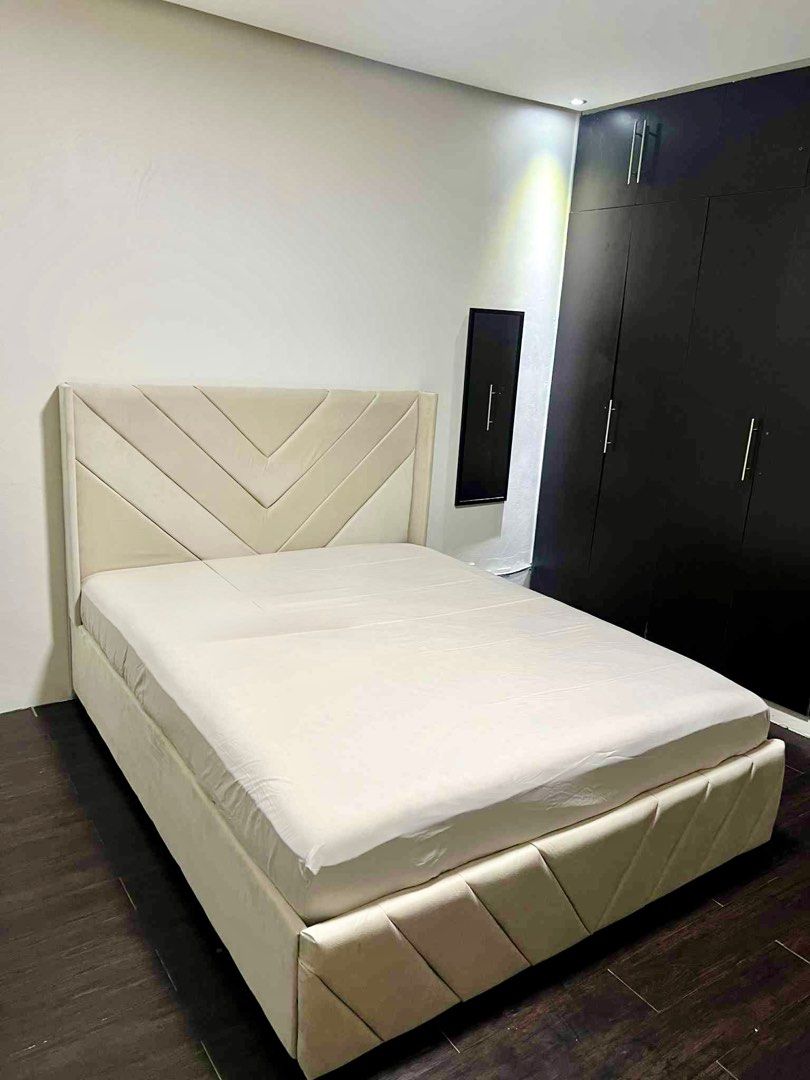 Bed frame queen (Category: Bed Frames & Mattresses) located in Quezon City. Submitted by etceterass (Listing ID 1429814602, Image 2). Description: Bedframe queen size Fabric high quality velvet (cairo) 1 month used only RFS: will downgrade size Pasig area .