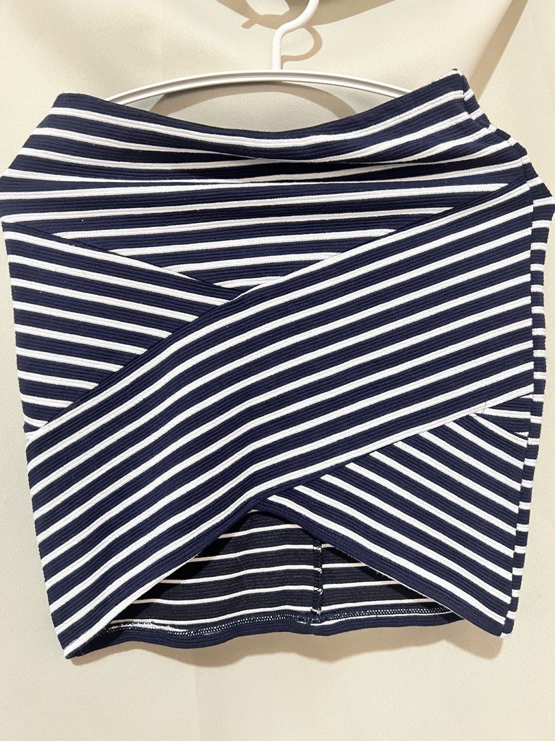 Bershka Striped Crossover Skirt (Category: Skirts) located in Quezon City. Submitted by dxbmd (Listing ID 1429774555, Image 1). Description: From Bershka Dubai 🇦🇪 Used once ✨.