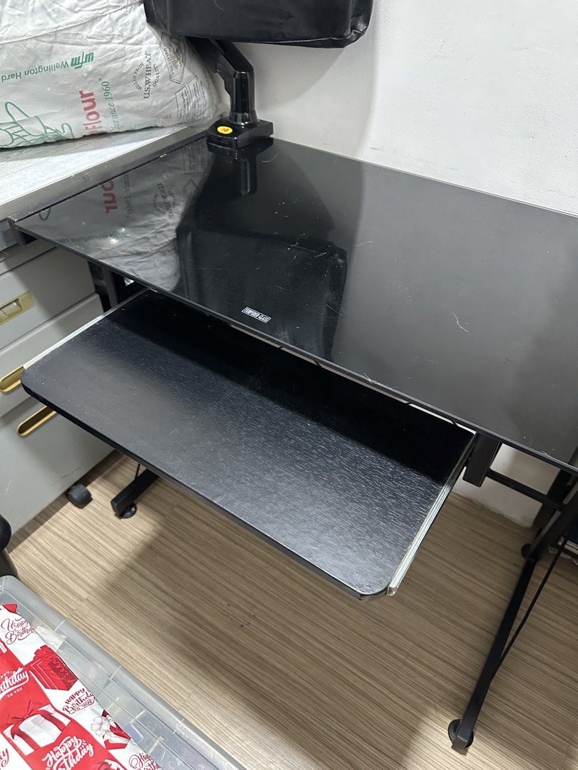 Black Glass Computer Desk Table (Category: Tables & Sets) located in Quezon City. Submitted by hellosydney78 (Listing ID 1429684216, Image 2). Description: Computer Table Tempered Glass .