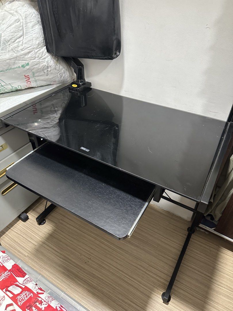Black Glass Computer Desk Table (Category: Tables & Sets) located in Quezon City. Submitted by hellosydney78 (Listing ID 1429684216, Image 3). Description: Computer Table Tempered Glass .