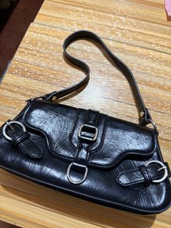(Category: ) located in . Submitted by anne.luxe (Listing ID 1429805461, Image 1). Description: .