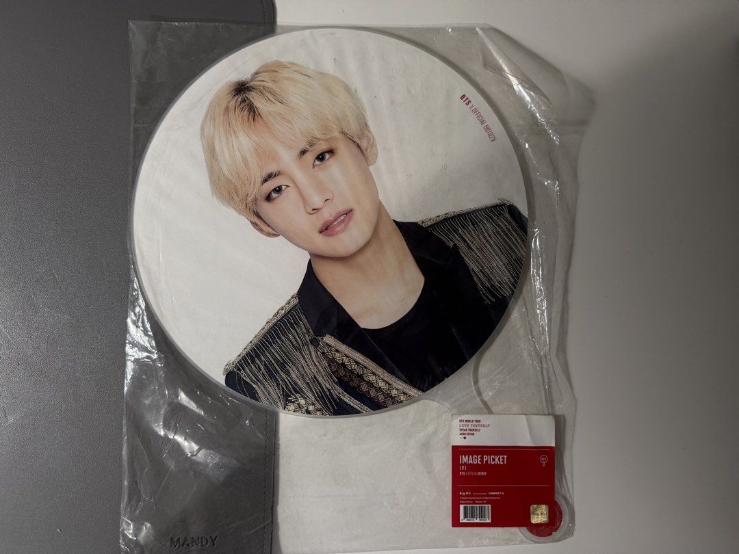 BTS V JIMIN PREMIUM PHOTO PICKET (Category: K-Wave Merchandise) located in Manila. Submitted by mng27 (Listing ID 1429707359, Image 2). Description: BTS V PREMIUM PHOTO (500 each) - Bangbangcon - Love Yourself - MOTS:One BTS V PICKET (400) - Love Yourself Japan BTS JIMIN PREMIUM PHOTO (500) - Dalmajung 2021 .