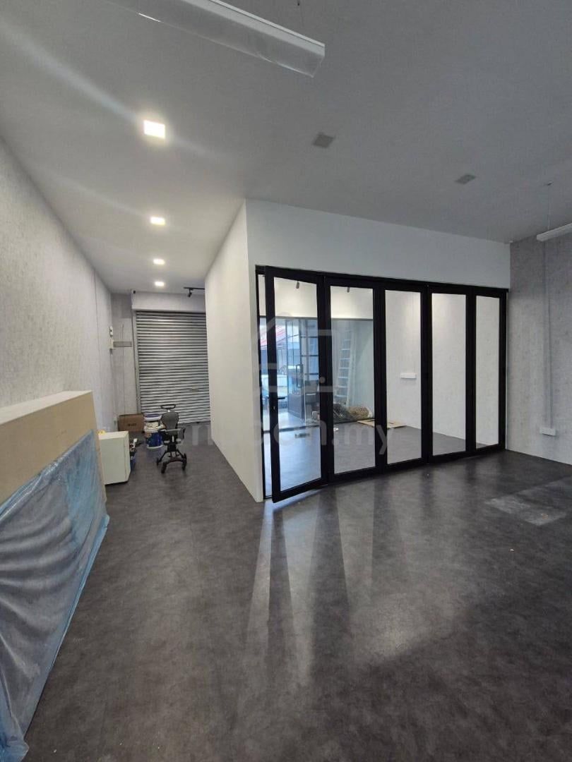 Bukit Indah Single Storey Shoplot Renovate Office For Rent, Property ...