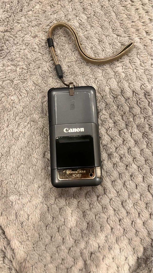Canon PowerShot S70 DIGICAM (Category: Cameras) located in Manila. Submitted by buymythingszpls (Listing ID 1429781778, Image 1). Description: honest issue: no flash body condition: 8/10 bought this sa japan last dec! :) rfs: too many cam includes: 2 batts, original charger & sd card :) .