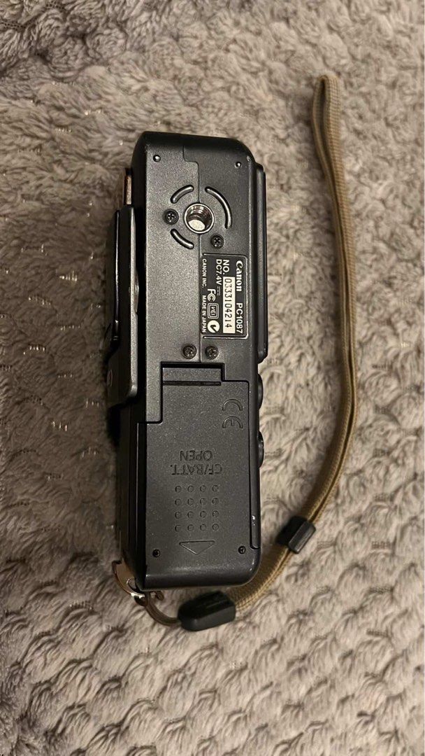 Canon PowerShot S70 DIGICAM (Category: Cameras) located in Manila. Submitted by buymythingszpls (Listing ID 1429781778, Image 3). Description: honest issue: no flash body condition: 8/10 bought this sa japan last dec! :) rfs: too many cam includes: 2 batts, original charger & sd card :) .