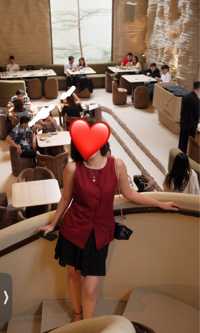 CARINO Sierra Vest - Size S (Category: Others Tops) located in Quezon City. Submitted by biancaaaax (Listing ID 1429765535, Image 3). Description: Carino the brand Sierra vest in the color Ox blood (currently sold out in their website) ORIG PRICE: 2350 PHP But selling for 1600 PHP ❤️.