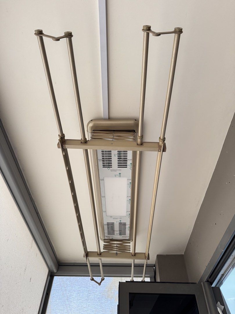 Ceiling-Mounted Clothes Drying Rack - Gold