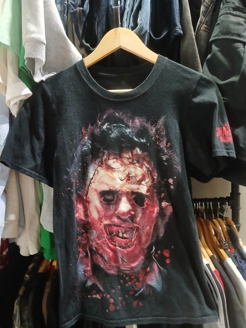 Chainsaw massacre horror tee (Category: Tshirts & Polo Shirts ) located in Cebu City. Submitted by perfectzero (Listing ID 1429750952, Image 1). Description: 18 x 25.