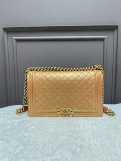 (Category: ) located in . Submitted by zhuluxeitems (Listing ID 1429694807, Image 1). Description: .