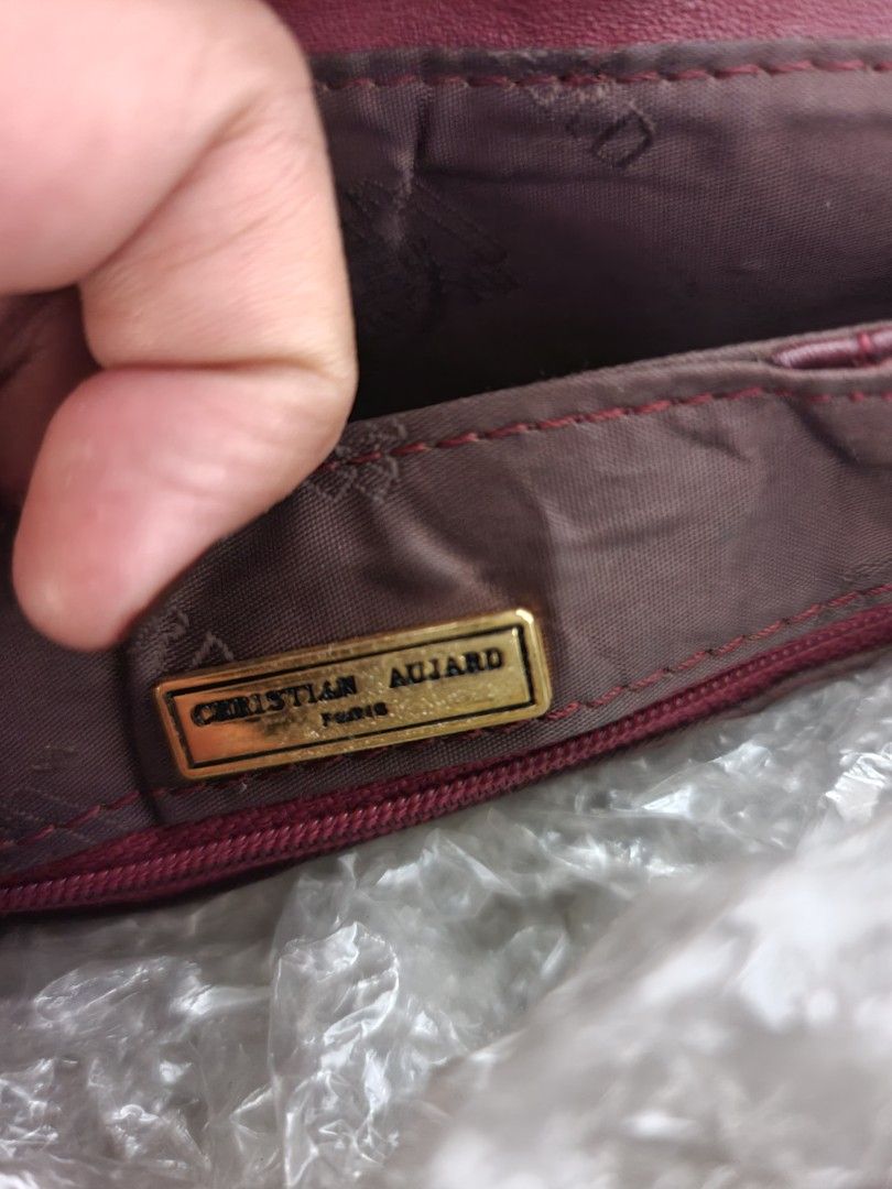 Christian Aujard Paris Handbag (Category: Luxury Bags & Wallets) located in Mandaluyong City. Submitted by justejc (Listing ID 1429733332, Image 3). Description: vintage leather bag super nice in actual.