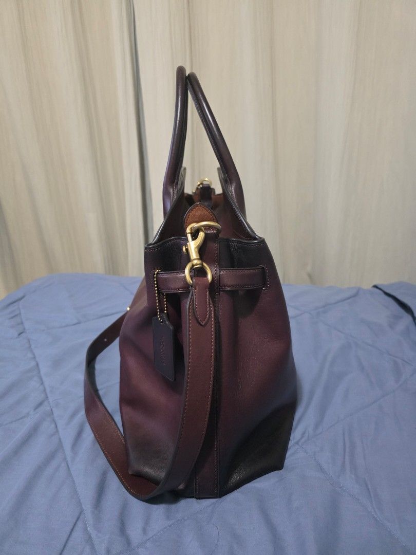 coach empire 48 runway model (Category: Luxury Bags & Wallets) located in Manila. Submitted by adamzhou0595071 (Listing ID 1429686786, Image 3). Description: pre order from the runway before，limited sell，one only left，original price 72k PHP（this color not available here in PH）.