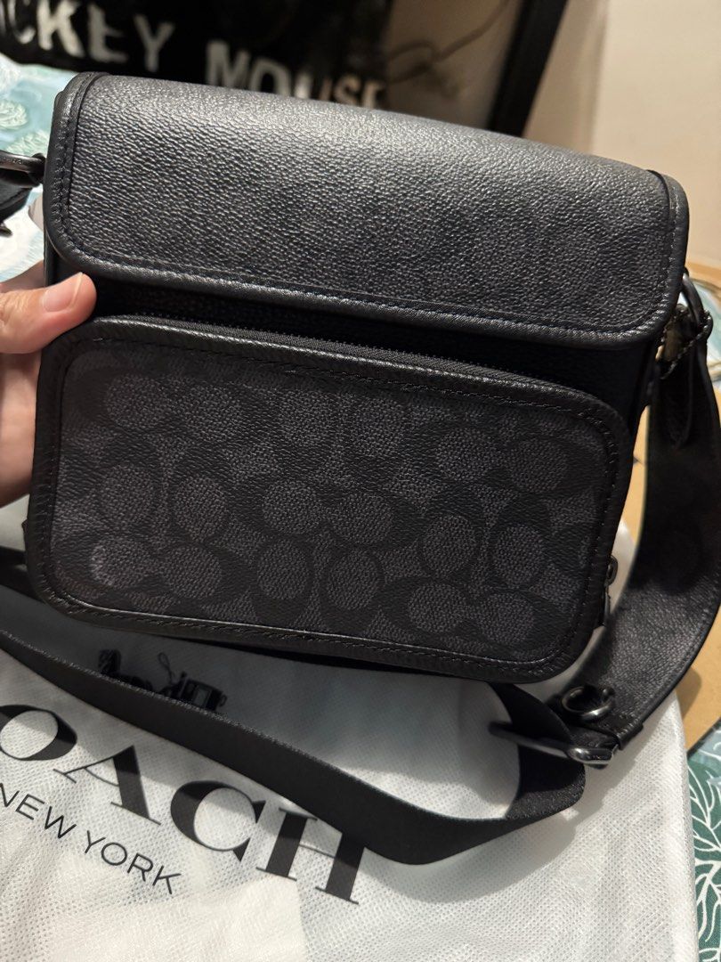 Coach Sullivan Flap (Category: Sling Bags) located in Cavite. Submitted by jaybee28 (Listing ID 1429802517, Image 2). Description: Coach Sullivan Flap 100% Authentic Bought from Osaka Japan.