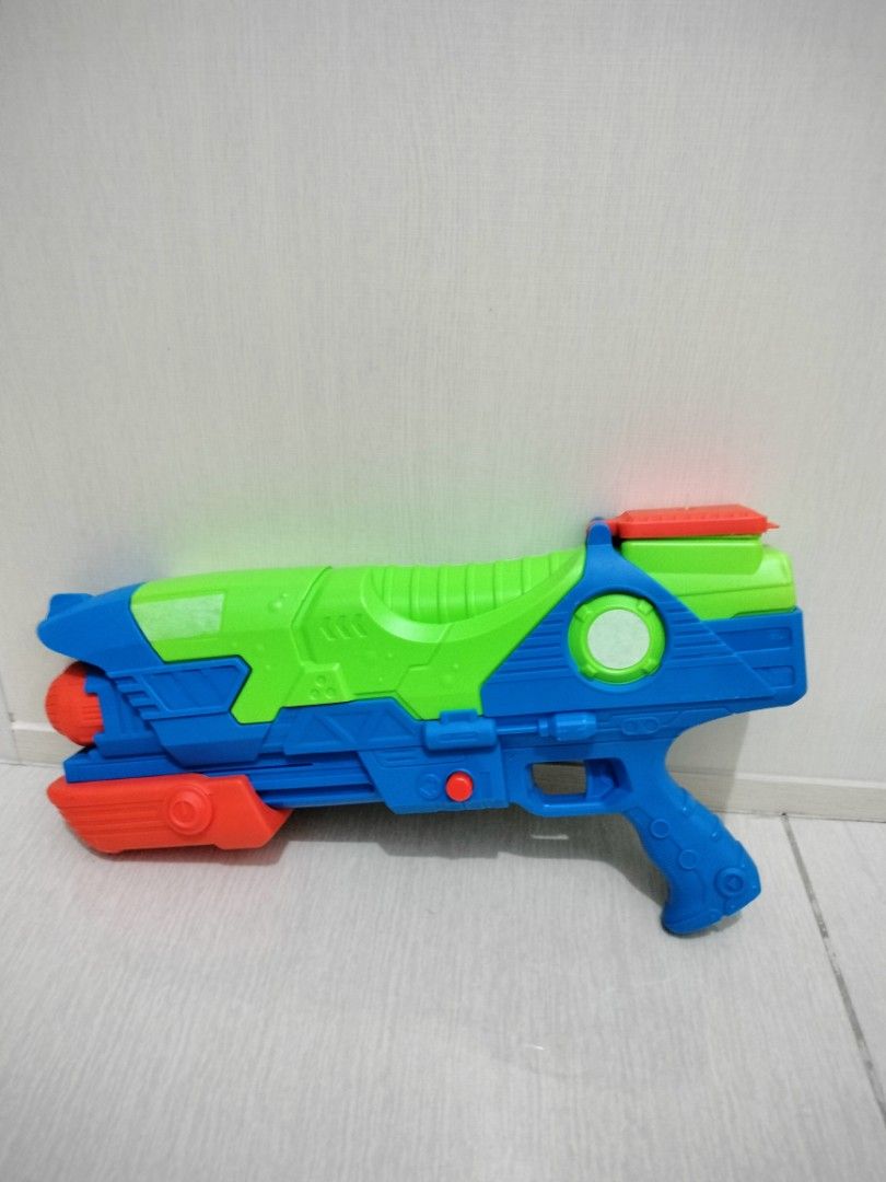 Colorful Water Gun Toy (Category: Kids Toys) located in Las Pinas. Submitted by closet.hack (Listing ID 1429769964, Image 1). Description: Works perfectly. Has a reverse shooting mechanism..