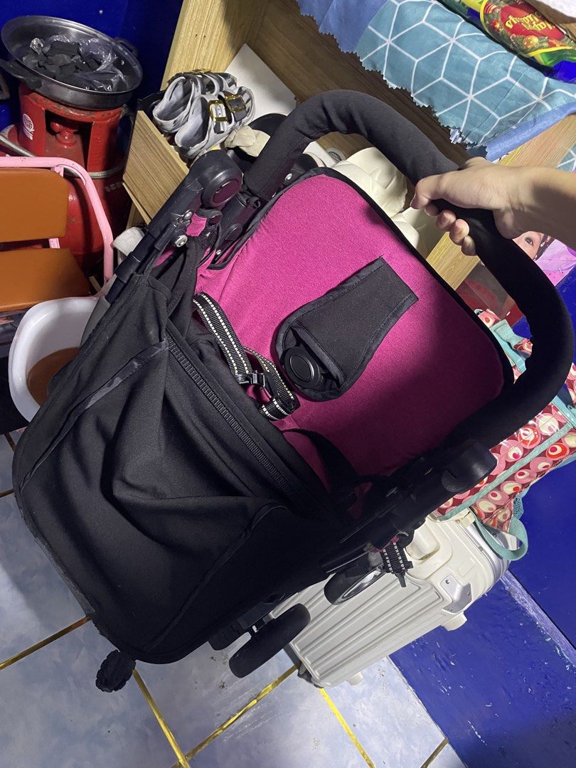 Compact and Leightweight Stroller (Category: Strollers) located in Pasay City. Submitted by l0vingrstore (Listing ID 1429834368, Image 2). Description: Compact Stroller Nb-3Yo ₱3000 fix rush price 📌Kasya sa motor 📌Nahihiga nauupo 📌Durable/foldable 📌Malinis 📌may pocket sa ilalim rfs: ayaw na ng anak ko sumakay gusto lakad Pickup/Lalamove Makati loc..