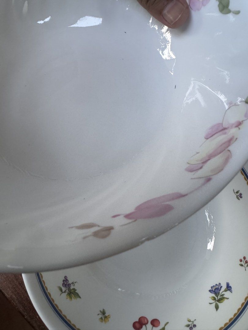 Corelle Dinnerware Set (Category: Dinnerware & Cutlery) located in Makati City. Submitted by ehloysah (Listing ID 1429791731, Image 3). Description: ❌Dinner plates Sold Bowl with bump 150 Bowl 350.