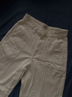 (Category: ) located in . Submitted by decluttering.clothing (Listing ID 1429728313, Image 1). Description: .