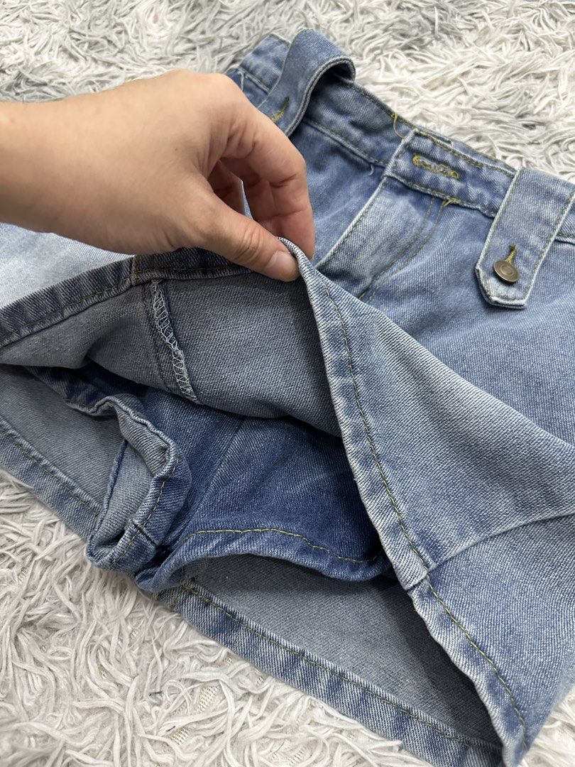 Denim Mini Skirt (Category: Skirts) located in Makati City. Submitted by iamavrilcruz (Listing ID 1429730430, Image 3). Description: ✨Preloved Mini Skirt✨ • Condition: Like new (used but not abused since it's too small for me) • Size: XS- Small • Color: (Denim) * Details: - Good & thick fabric! - Easy to style for casual outfits! Bought from tiktok! Price: P100 • Location: Makati City Delivery: Lalamove / Grab / Move it (buyer shoulders fee) Feel