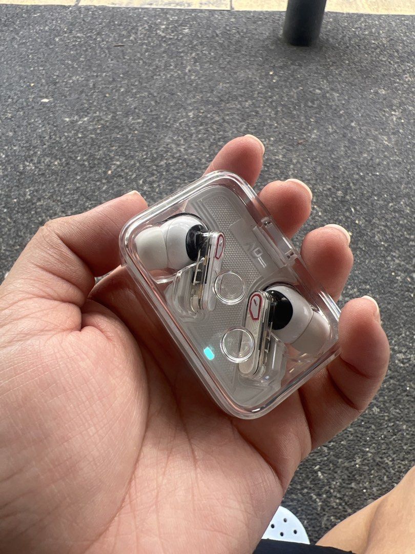 Earbuds415867753307187200
