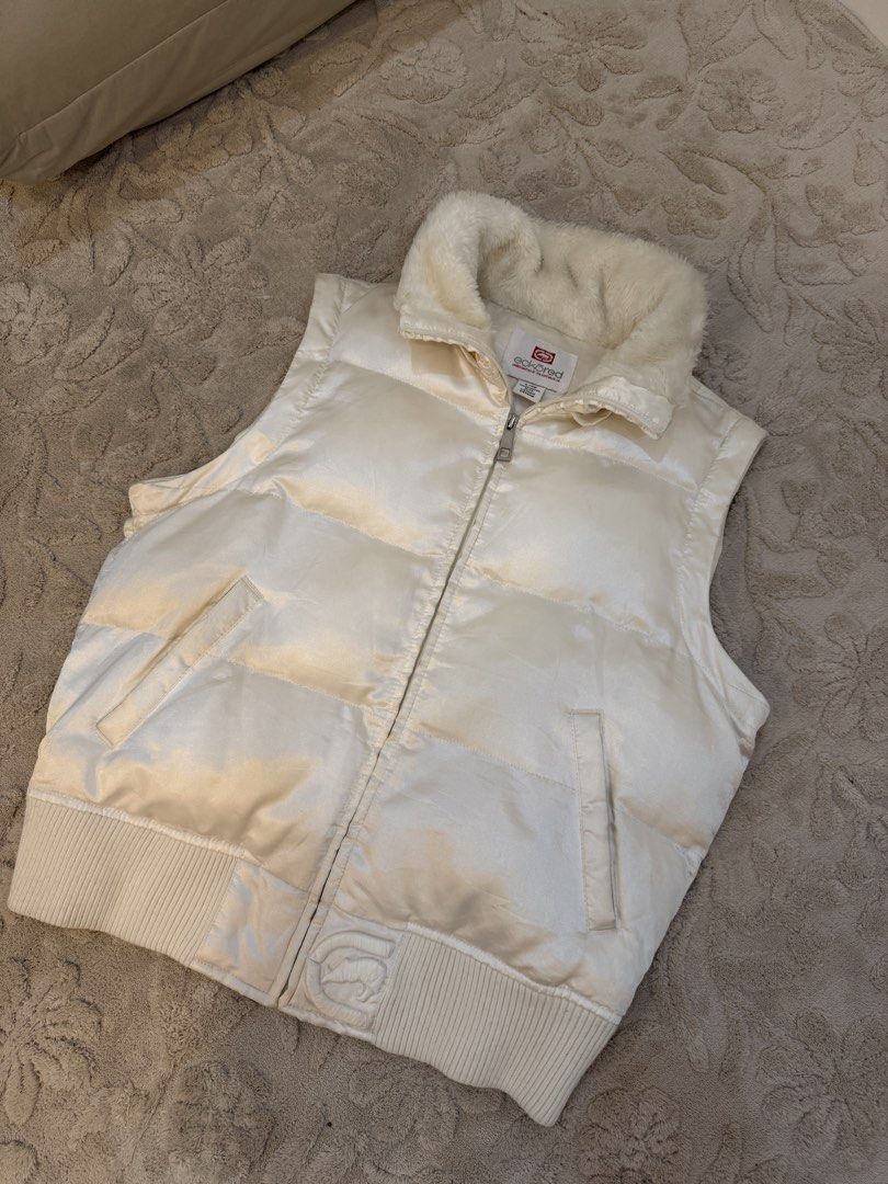 Ecko puffer vest (Category: Coats, Jackets and Outerwear) located in Cavite. Submitted by dalowf (Listing ID 1429679618, Image 1). Description: 22.5 width 25 length needs wash minimal stain.