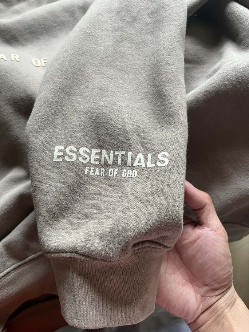 Essential Fear of God Pullover (Category: Coats, Jackets and Outerwear) located in Cagayan de Oro. Submitted by bonelessthrift (Listing ID 1429684269, Image 3). Description: .
