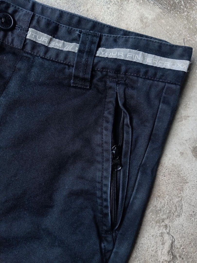 Finger Croxx Shorts - Black (Category: Shorts) located in Mexico. Submitted by thereal.stuff (Listing ID 1429775968, Image 2). Description: Finger Croxx Shorts - Black Size: 32 Lenght: 21 Leg opening: 10 Color rate: 9/10 Issue(s): See last pic.