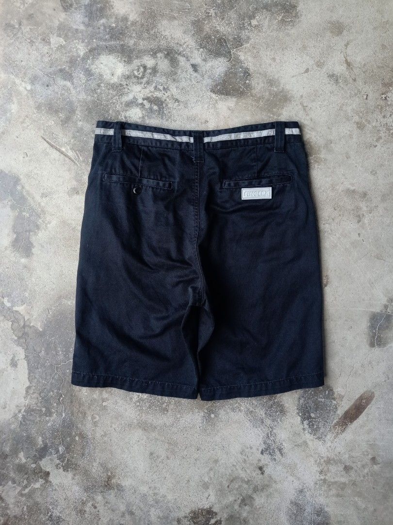 Finger Croxx Shorts - Black (Category: Shorts) located in Mexico. Submitted by thereal.stuff (Listing ID 1429775968, Image 3). Description: Finger Croxx Shorts - Black Size: 32 Lenght: 21 Leg opening: 10 Color rate: 9/10 Issue(s): See last pic.
