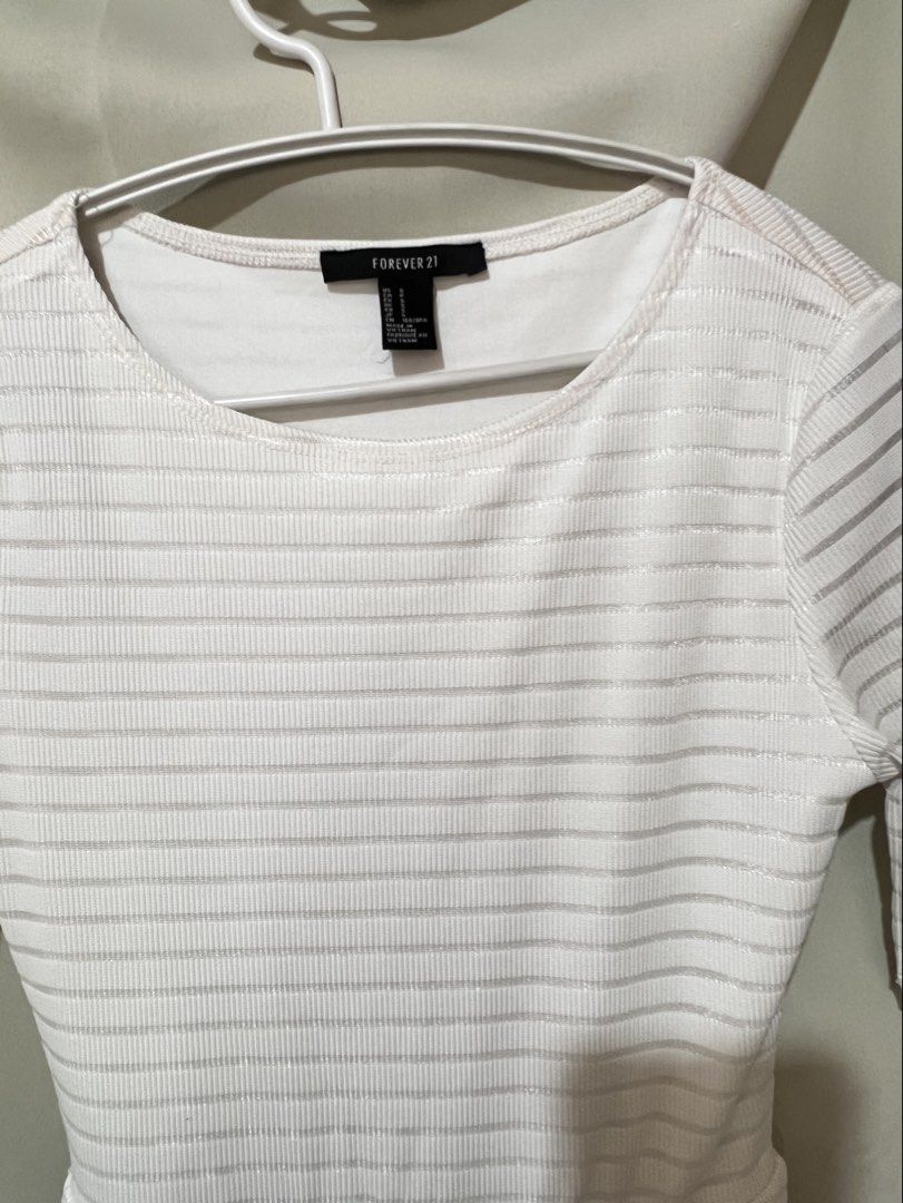 Forever 21 White Striped Dress (Category: Dresses) located in Quezon City. Submitted by dxbmd (Listing ID 1429773033, Image 2). Description: From F21 Dubai Good as new ✨.